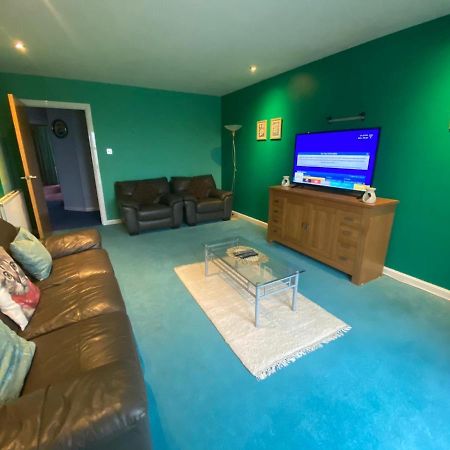 Comfortable, Self Contained 2 Double Beds Town Apartment Near Pittodrie Stadium Aberdeen Eksteriør billede