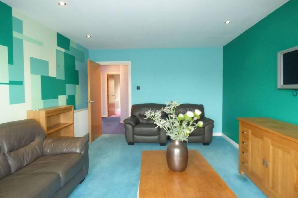 Comfortable, Self Contained 2 Double Beds Town Apartment Near Pittodrie Stadium Aberdeen Eksteriør billede